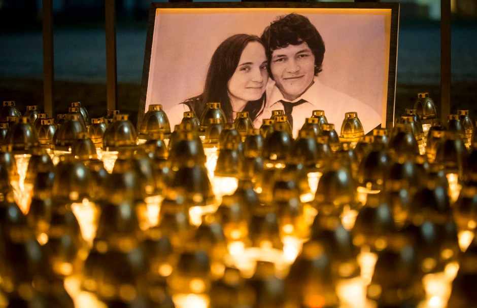 Homenaje al periodista de investigación, Ján Kuciak, y a su prometida, Martina Kušnírová.